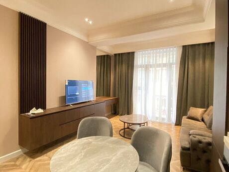 2 otaqlı mənzil, 65 m², İçəri Şəhər, 1 100 AZN