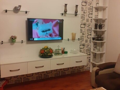 Sahildə 1 otaqlı köhnə tikili mənzil kirayə verilir, 40 m², 650 AZN/ay, şəkil 3 / 8