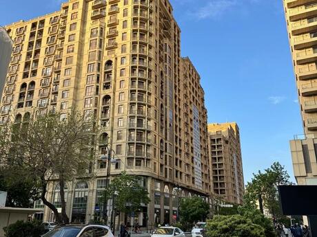 Объявление №6562033 - Баку, Сабаильский р., 4-комн., 178 м², 8/18 этаж