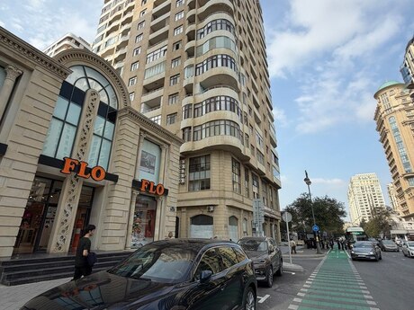 2 otaqlı mənzil, 92 m², Elmlər Akademiyası, 295 000 AZN