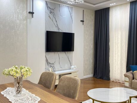 2 otaqlı mənzil, 80 m², 8 Noyabr, 1 300 AZN