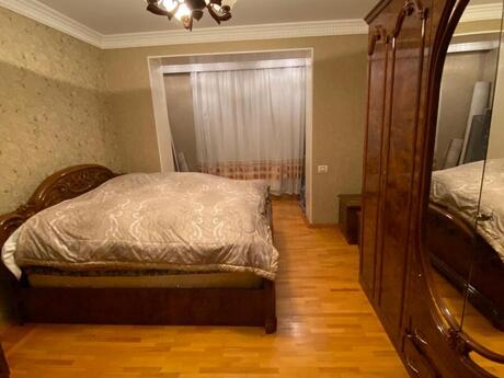 Bakıxanovda 3 otaqlı köhnə tikili mənzil satılır, 85 m², 220 000 AZN, şəkil 3 / 12