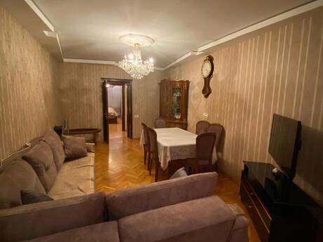 Bakıxanovda 3 otaqlı köhnə tikili mənzil satılır, 85 m², 220 000 AZN, şəkil 2 / 12