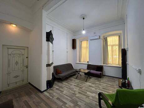 İçəri Şəhərdə 2 otaqlı köhnə tikili mənzil satılır, 49 m², 220 000 AZN, şəkil 3 / 9