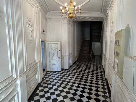 İçəri Şəhərdə 2 otaqlı köhnə tikili mənzil satılır, 49 m², 220 000 AZN, şəkil 2 / 9