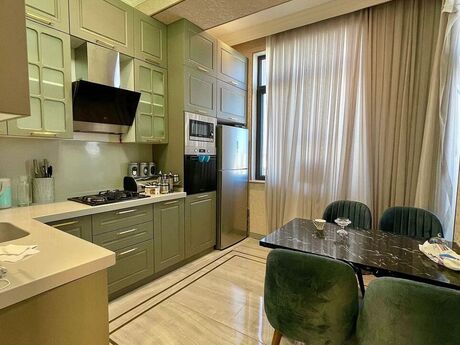 8 Noyabrda 3 otaqlı yeni tikili mənzil satılır, 136 m², 435 000 AZN, şəkil 4 / 9