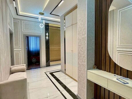 8 Noyabrda 3 otaqlı yeni tikili mənzil satılır, 136 m², 435 000 AZN, şəkil 2 / 9