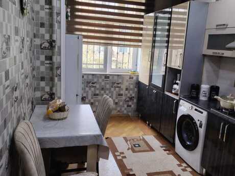 2-room old-build apartment for sale in Binəqədi, 70 m², 205 000 AZN, photo 3 / 10
