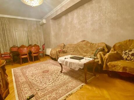 İnşaatçılarda 3 otaqlı yeni tikili mənzil kirayə verilir, 130 m², 800 AZN/ay, şəkil 2 / 12