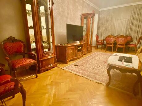 3 otaq · 130 m² · 4/16 mərtəbə, İnşaatçılar