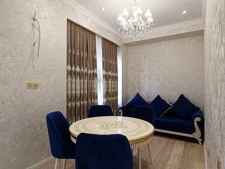 2 otaq · 55 m² · 4/7 mərtəbə, Ağ şəhər