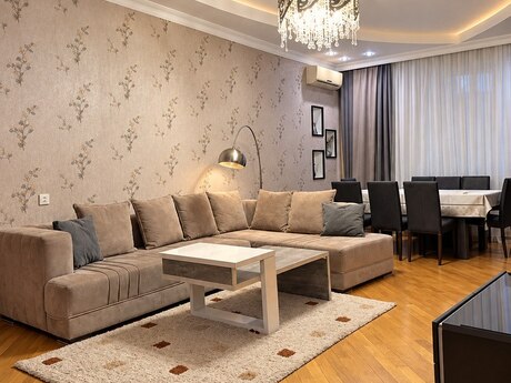 Elan №6562528 - Bakı, 28 May m., 3 otaqlı, 165 m², 5/17 mərtəbə