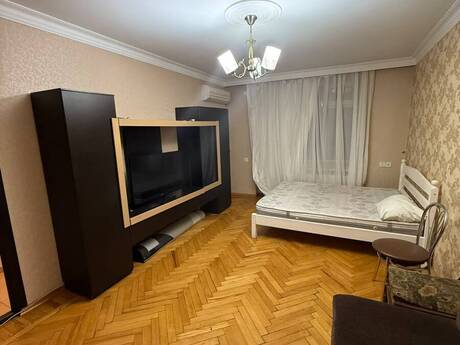 Elan №6562576 - Bakı, Elmlər Akademiyası m., 1 otaqlı, 38 m², 4/5 mərtəbə