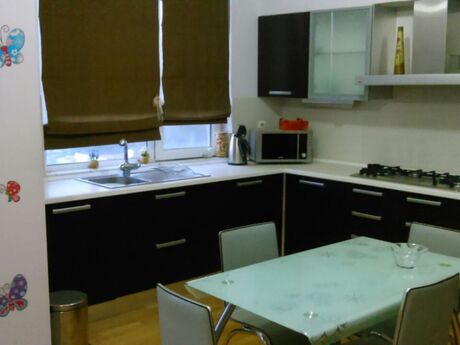 İçəri Şəhərdə 4 otaqlı yeni tikili mənzil kirayə verilir, 120 m², 1 200 AZN/ay, şəkil 4 / 12