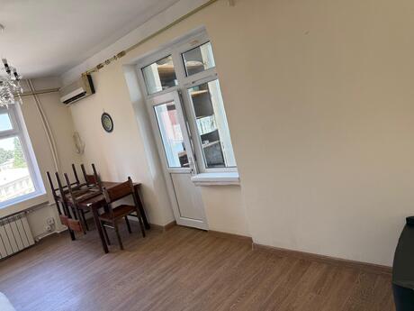 Сдаётся 2-комнатная квартира в старом фонде, Qara Qarayev, 60 м², 550 AZN/мес, фото 2 / 12