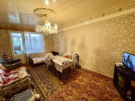 Объявление №6562689 - Баку, м. Халглар Достлугу, 3-комн., 80 м², 2/5 этаж