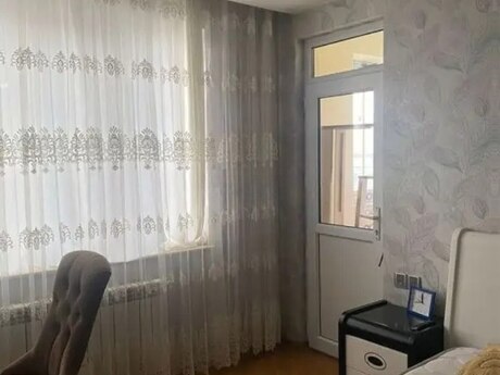 Kosmos kompleksində 3 otaqlı yeni tikili mənzil kirayə verilir, 169 m², 950 AZN/ay, şəkil 3 / 12