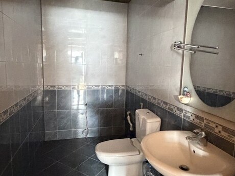 28 Mayda 3 otaqlı köhnə tikili mənzil satılır, 130 m², 350 000 AZN, şəkil 5 / 12
