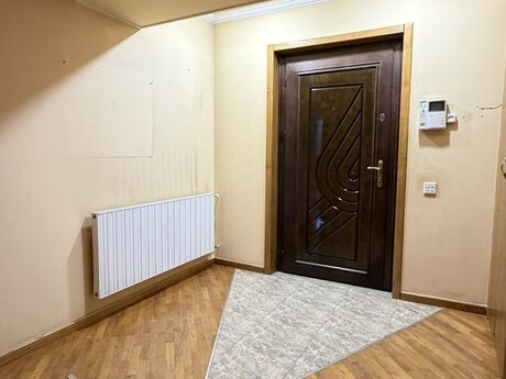 28 Mayda 3 otaqlı köhnə tikili mənzil satılır, 130 m², 350 000 AZN, şəkil 4 / 12