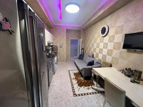 Продаётся 3-комнатная квартира в новостройке, Memar Əcəmi, 130 м², 320 000 AZN, фото 2 / 12