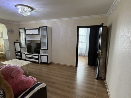 Elan №6562740 - Bakı, Neftçilər m., 2 otaqlı, 60 m², 3/5 mərtəbə