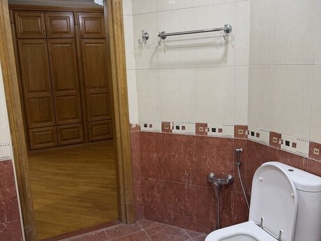 Nəriman Nərimanovda 3 otaqlı köhnə tikili mənzil kirayə verilir, 170 m², 990 AZN/ay, şəkil 4 / 12