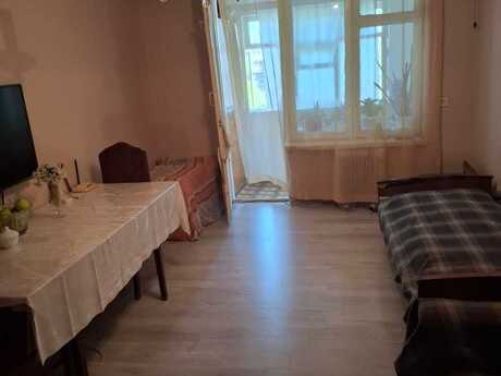 İnşaatçılarda 2 otaqlı köhnə tikili mənzil satılır, 56 m², 139 000 AZN, şəkil 2 / 12