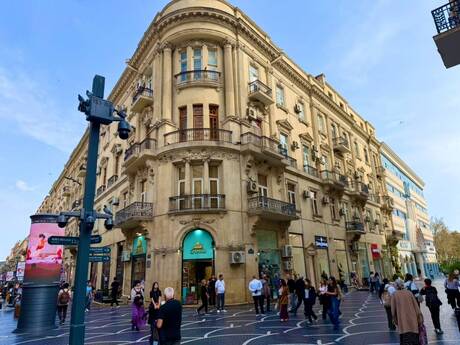 Продаётся 4-комнатная квартира в старом фонде, Sahil, 130 м², 600 000 AZN, фото 2 / 11