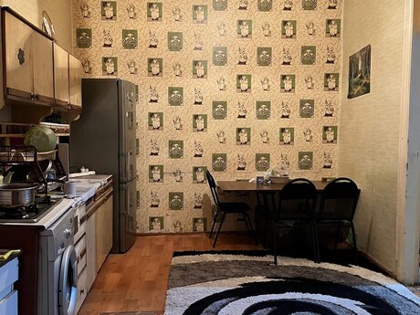 28 Mayda 3 otaqlı köhnə tikili mənzil satılır, 70 m², 155 000 AZN, şəkil 5 / 12