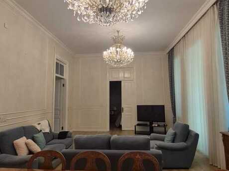 4-room old-build apartment for sale in Sahil, 135 m², 420 000 AZN, photo 2 / 12