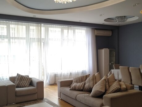28 Mayda 4 otaqlı yeni tikili mənzil kirayə verilir, 170 m², 2 200 AZN/ay, şəkil 4 / 12