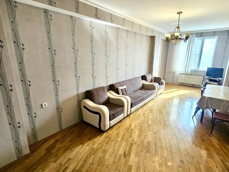 4 otaqlı mənzil, 120 m², 20 Yanvar, 800 AZN