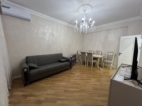 2 otaqlı mənzil, 70 m², Elmlər Akademiyası, 800 AZN