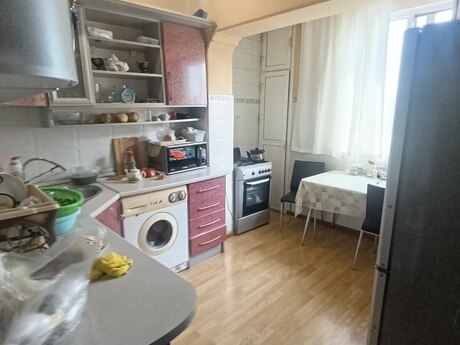 Azadlıq Prospektidə 3 otaqlı köhnə tikili mənzil kirayə verilir, 80 m², 800 AZN/ay, şəkil 2 / 12