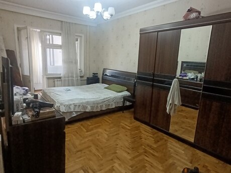 Azadlıq Prospektidə 3 otaqlı köhnə tikili mənzil kirayə verilir, 80 m², 800 AZN/ay, şəkil 3 / 12