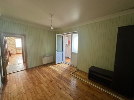 Yeni Günəşlidə 3 otaqlı köhnə tikili mənzil satılır, 71 m², 136 000 AZN, şəkil 4 / 10
