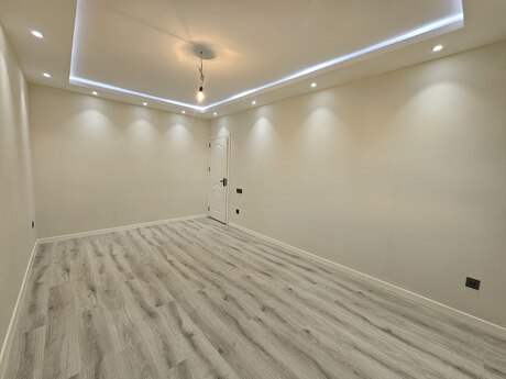 Yeni Günəşlidə 2 otaqlı köhnə tikili mənzil satılır, 55 m², 145 000 AZN, şəkil 3 / 11
