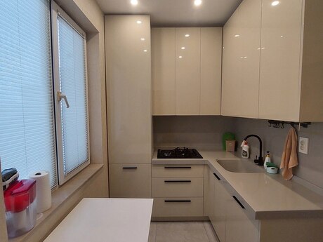 7-ci mikrorayonda 2 otaqlı köhnə tikili mənzil kirayə verilir, 55 m², 600 AZN/ay, şəkil 2 / 12