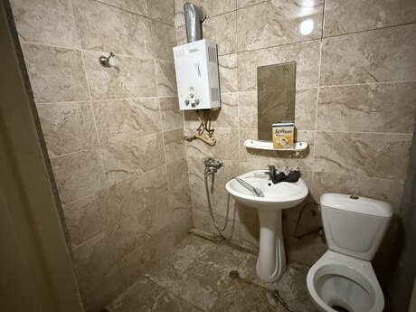 Сдаётся 2-комнатная квартира в старом фонде, Azadlıq Prospekti, 40 м², 450 AZN/мес, фото 3 / 6