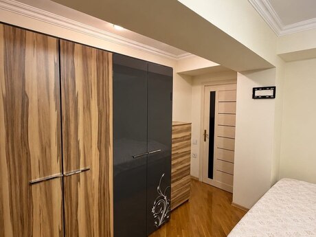 2-room new-build apartment for sale in Yeni Yasamal, 70 m², 176 000 AZN, photo 5 / 10
