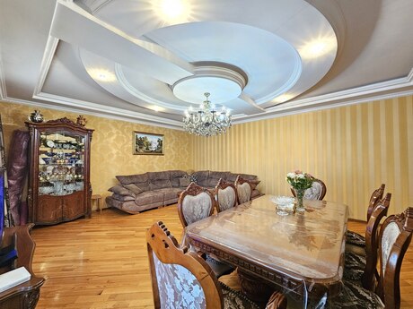 Azadlıq Prospektidə 4 otaqlı köhnə tikili mənzil satılır, 120 m², 357 000 AZN, şəkil 2 / 12