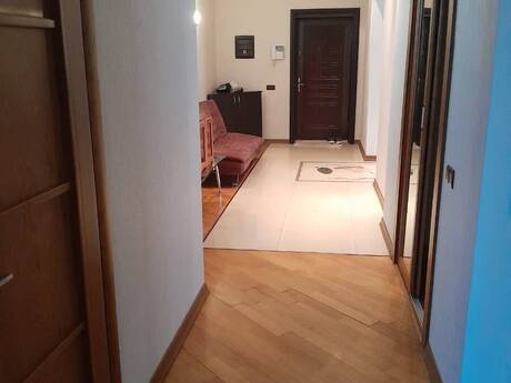 3 otaqlı mənzil, 171 m², 8 Noyabr, 1 300 AZN