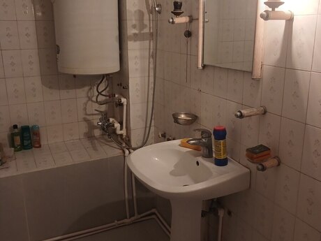 8 Noyabrda 3 otaqlı köhnə tikili mənzil kirayə verilir, 120 m², 150 AZN/ay, şəkil 4 / 4