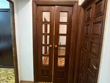 İçəri Şəhərdə 2 otaqlı köhnə tikili mənzil kirayə verilir, 80 m², 900 AZN/ay, şəkil 2 / 8