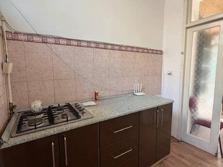 1-room old-build apartment for rent in Nərimanov, 42 m², 420 AZN/mo, photo 4 / 5