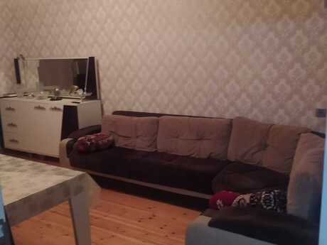 Əhmədlidə 3 otaqlı köhnə tikili mənzil satılır, 70 m², 200 000 AZN, şəkil 2 / 10