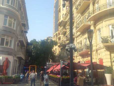 Sahildə 4 otaqlı köhnə tikili mənzil kirayə verilir, 180 m², 1 400 AZN/ay, şəkil 5 / 12