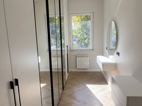 Sahildə 2 otaqlı köhnə tikili mənzil kirayə verilir, 90 m², 1 800 AZN/ay, şəkil 3 / 8