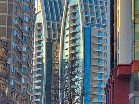 Объявление №6563893 - Баку, м. Элмляр Академиясы, 4-комн., 213 м², 4/22 этаж