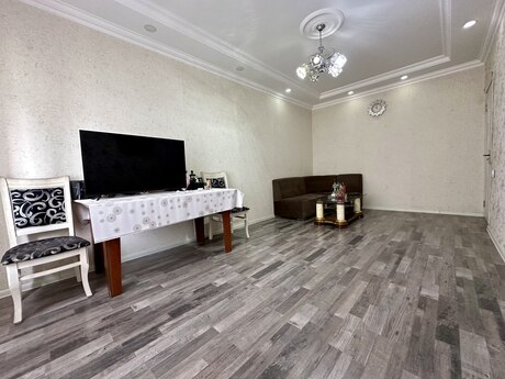 Qara Qarayevdə 3 otaqlı köhnə tikili mənzil satılır, 55 m², 175 000 AZN, şəkil 2 / 12